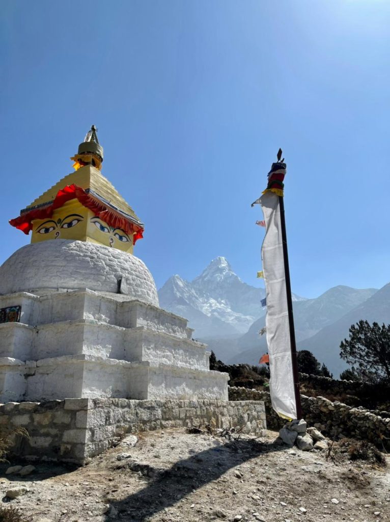 Stupa and Ama Dablam - Photo Tomas Ceppi