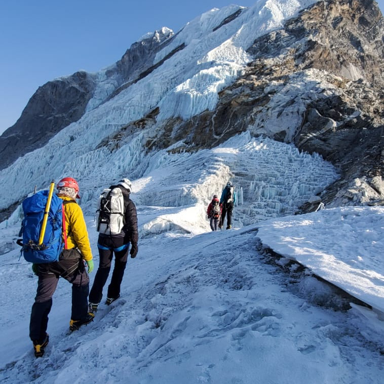 Summit Day on Lobuche - Photo Oswaldo Freire