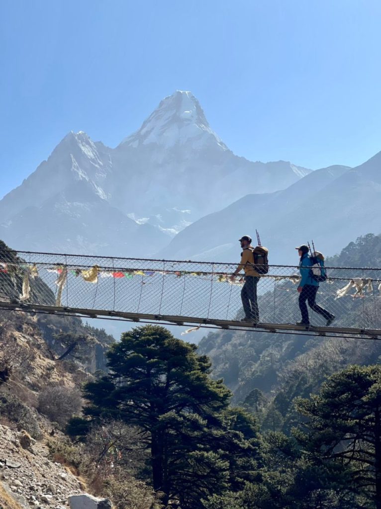 Trekking Below Ama Dablam - Photo Tomas Ceppi