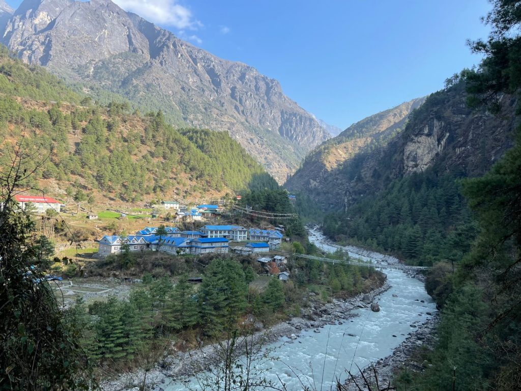 Khumbu Valley on the way to Namche - Photo: Tomas Ceppi