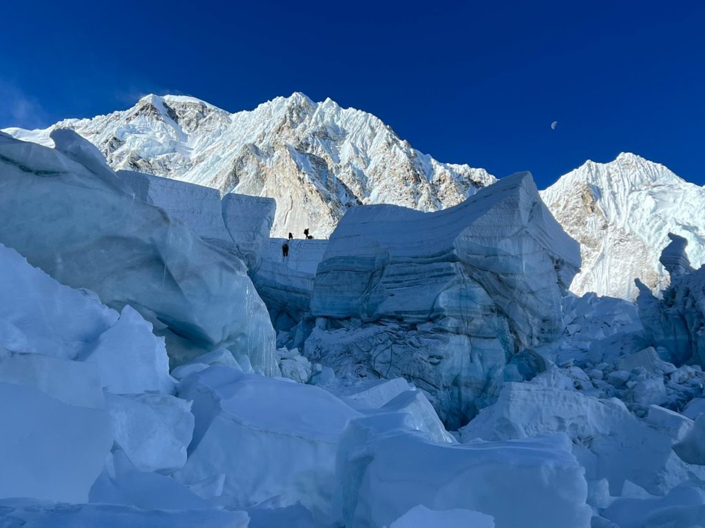 Working through the Khumbu Icefall