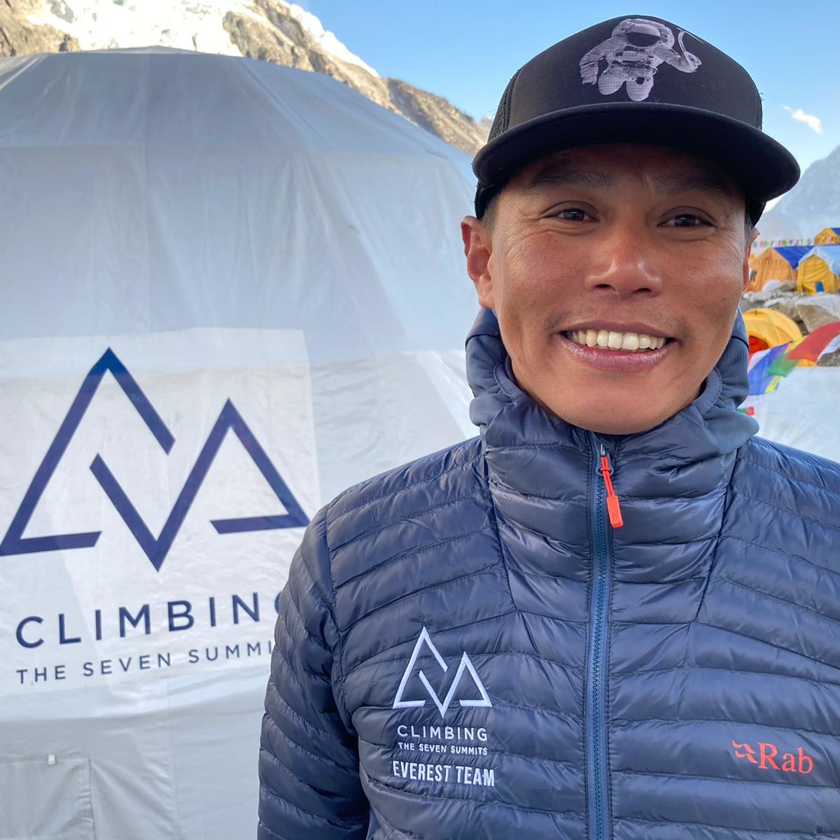 1:1 Private IFMGA Sherpa Guided Climb – Climbing the Seven Summits